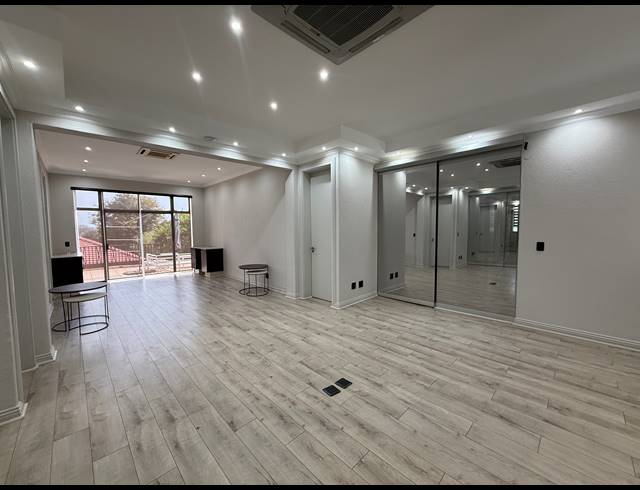 550M² OFFICE TO LET IN ROSEBANK